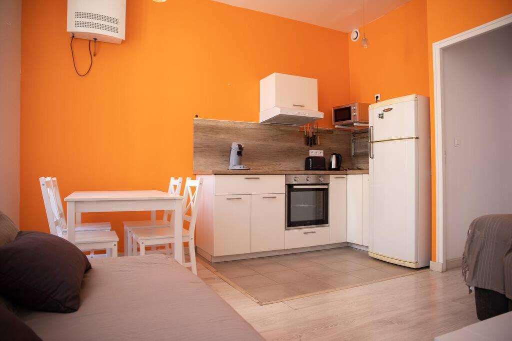 La Fontaine Neuve-Avallon-5 Personnes-1 Chambre-3 Lits-Parking-Wifi Kültér fotó
