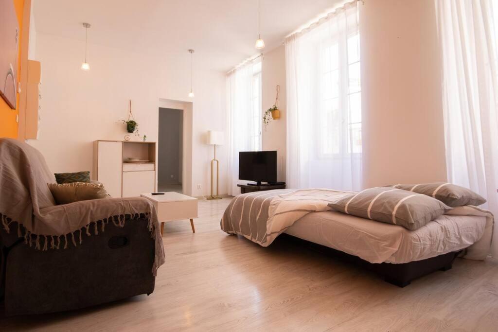 La Fontaine Neuve-Avallon-5 Personnes-1 Chambre-3 Lits-Parking-Wifi Kültér fotó